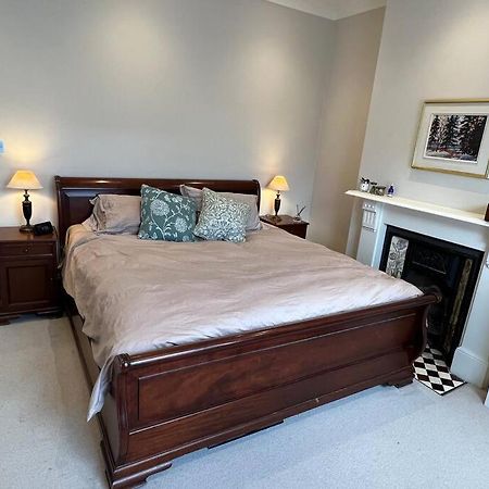 لندن Four Bedroom Modern Victorian Wandsworth House المظهر الخارجي الصورة