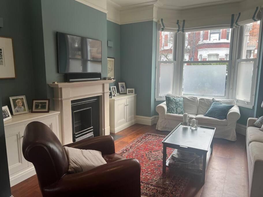 لندن Four Bedroom Modern Victorian Wandsworth House المظهر الخارجي الصورة