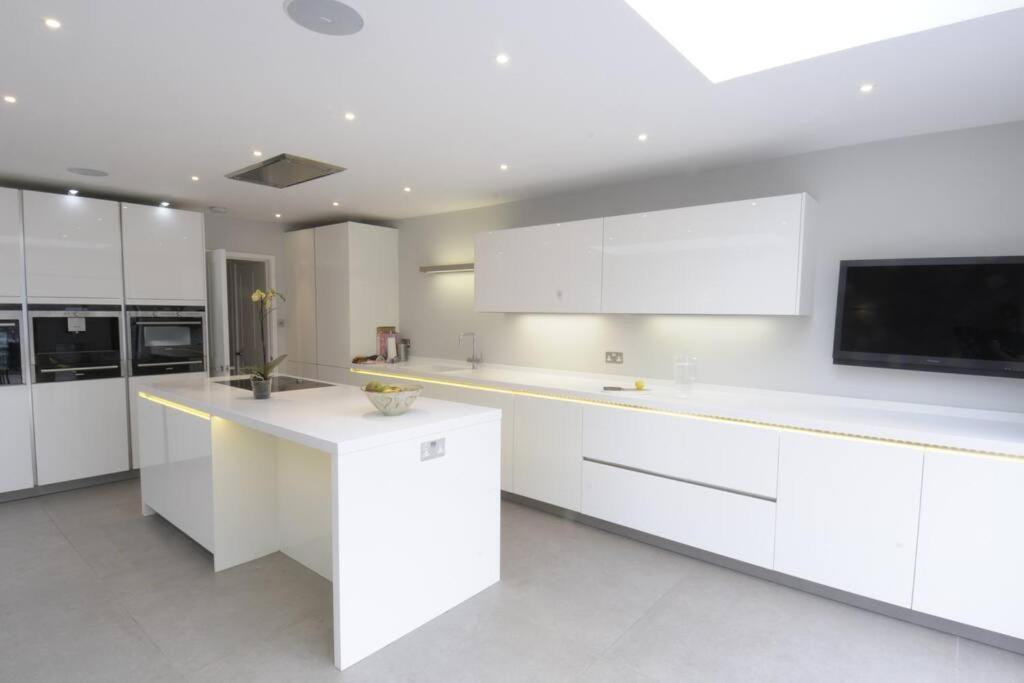 لندن Four Bedroom Modern Victorian Wandsworth House المظهر الخارجي الصورة